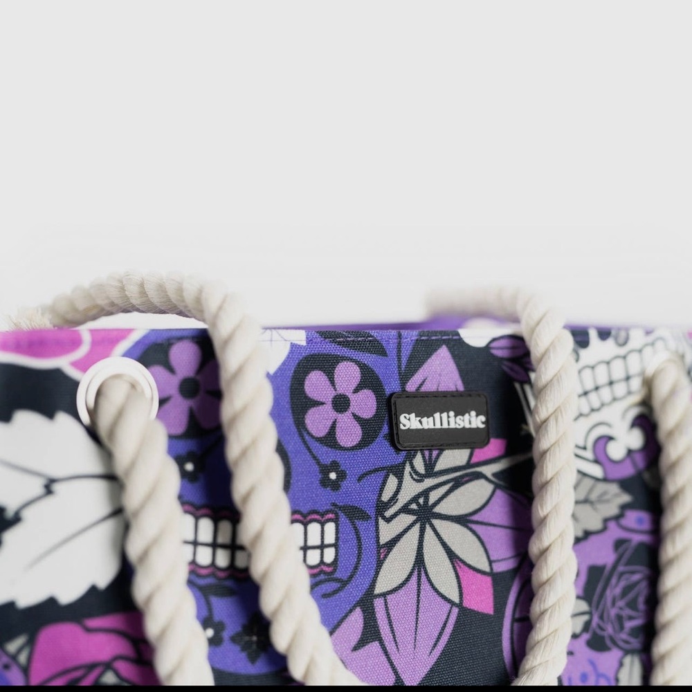 Large canvas tote bag. Brand:Skullistic,colors: purple, pink and black - Picture 5 of 6